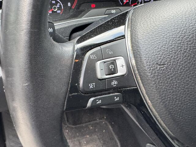 Volkswagen T-Roc 1.5 TSI 150pk H6 Style Climate control Trekhaak PDC ACC
