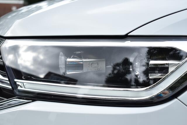 Volkswagen T-Roc 1.5 TSI DSG 150PK Style VIRTUAL/TREKHAAK/IQ-LIGHT