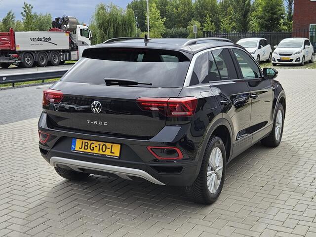 Volkswagen T-Roc 1.5 TSI Life Carplay Navi Camera Digitdash Stoelvw