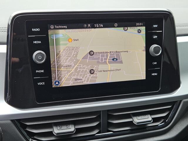 Volkswagen T-Roc 1.5 TSI Life Carplay Navi Camera Digitdash Stoelvw