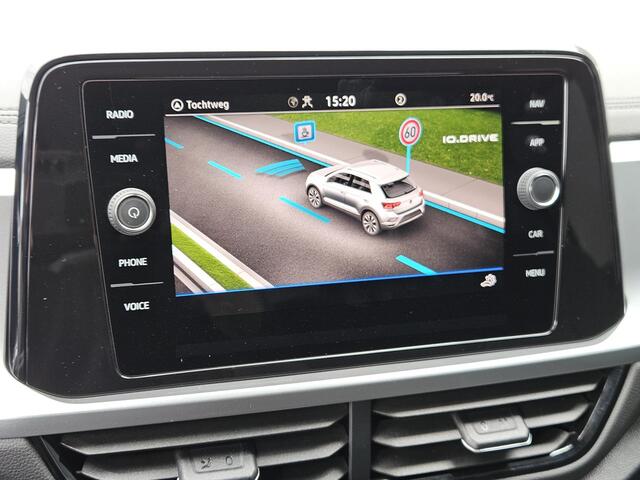Volkswagen T-Roc 1.5 TSI Life Carplay Navi Camera Digitdash Stoelvw