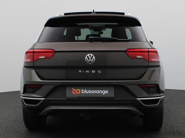 Volkswagen T-Roc 1.5 TSI Style 150PK Pano-Schuifdak, Adaptieve Cruise Controle, Full LED verlichting, Navi, Clima, PDC voor en achter, Trekhaak, 17" LM Velgen
