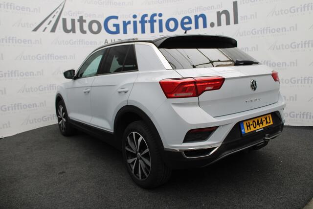 Volkswagen T-Roc 1.5 TSI Sport nette SUV met licht tik in de motor