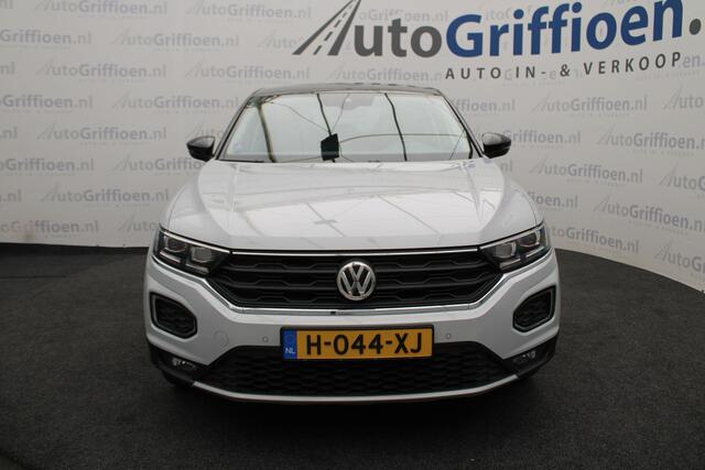 Volkswagen T-Roc 1.5 TSI Sport nette SUV met licht tik in de motor