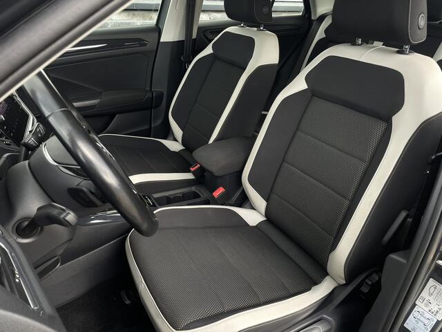 Volkswagen T-Roc 1.5 TSI Sport LED | Trekhaak | Carplay | Camera | Navi | Virtual Cockpit | PDC