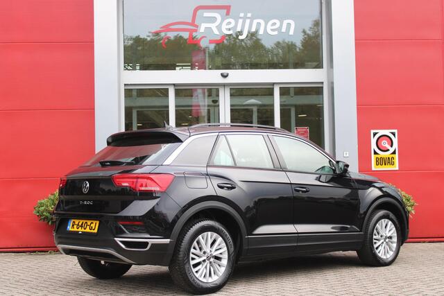 Volkswagen T-Roc 1.0 TSI 110PK STYLE BUSINESS | STOEL VERWARMING | CLIMATE CONTROL | ALL SEASON BANDEN | APPLE CARPLAY/ANDROID AUTO | ADAPTIVE CRUISE CONTROL | LICHTMETALEN VELGEN | DAB+ RADIO | PARKEERSENSOREN VOOR EN ACHTER |