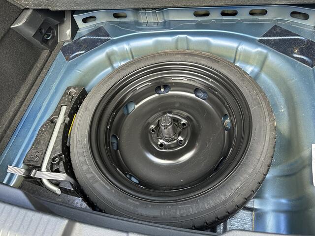 Volkswagen T-Roc 1.0 TSI Style Navigatie/Cruise/Climate control/Achterklep elektrisch bedienbaar Applecarplay/Android