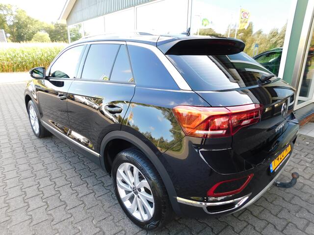 Volkswagen T-Roc 1.5TSI 150PK DSG STYLE!! All-in Prijs! Trekhaak!