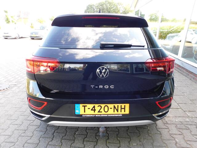 Volkswagen T-Roc 1.5TSI 150PK DSG STYLE!! All-in Prijs! Trekhaak!