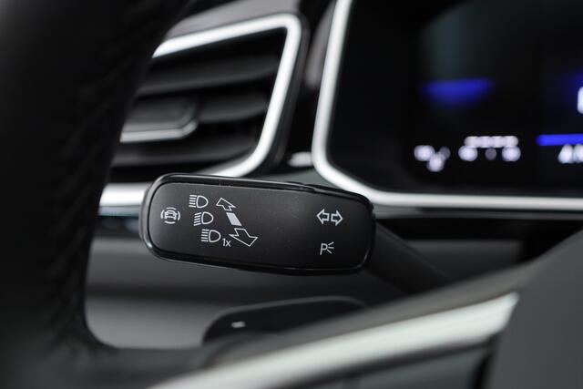 Volkswagen T-Roc Cabrio 1.5 TSI R-Line DSG | Navi | Stoel- Stuurverw. | IQ. Light | Travel Assist | Dodehoekdet.