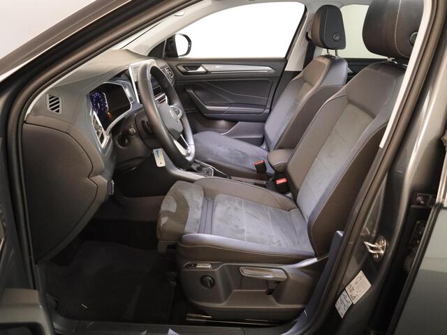 Volkswagen T-Roc 1.5 TSI Style 150 PK DSG | Trekhaak afneembaar | Navigatie | Stoel verwarming en massage | Alcantara |