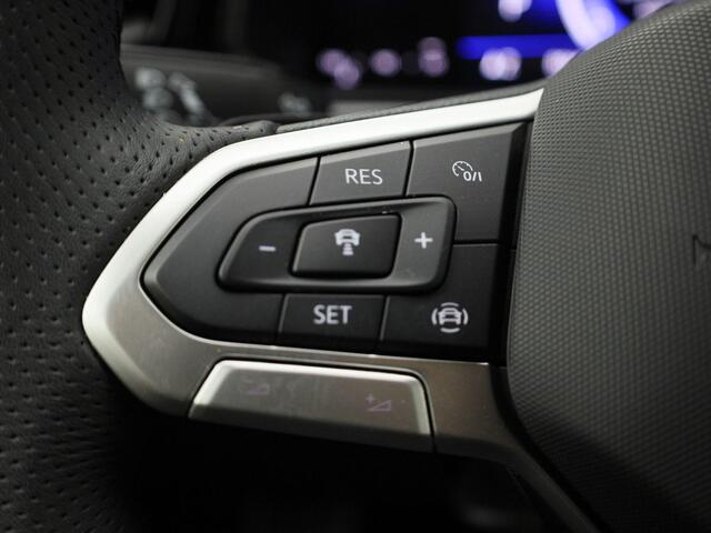 Volkswagen T-Roc 1.5TSI/150PK R-Line Blackstyle DSG · Navigatie · Apple/Android · Stoel-&stuurverwarming · Garantie tot 12-01-2030 of 100000km.