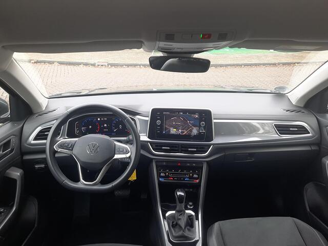 Volkswagen T-Roc 1.5 TSI 150pk DSG Style (Virtual,Navi,IQ)