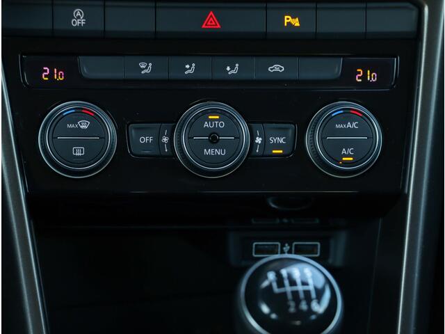 Volkswagen T-Roc 1.0 TSI Style Trekhaak Navigatie Camera