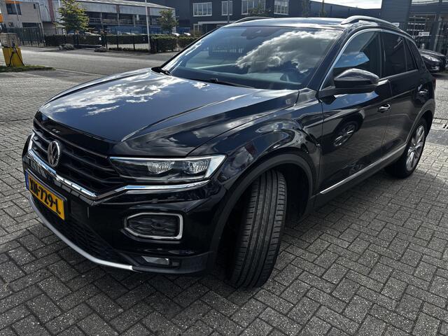 Volkswagen T-Roc 1.5 TSI Sport Sfeerverlichting Trekhaak Camera DSG automaat