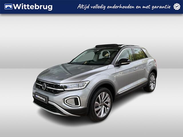 Volkswagen T-Roc 1.5 TSI Style / Panorama dak / Cockpit Pro / IQ light / Stoel verwarming / Camera
