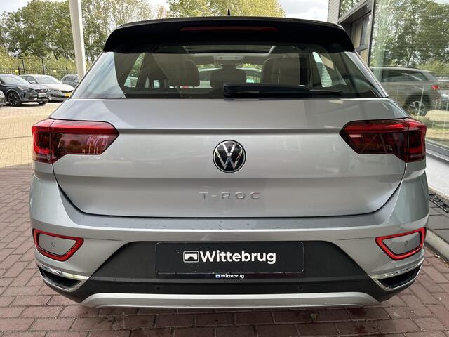 Volkswagen T-Roc 1.5 TSI Style / Panorama dak / Cockpit Pro / IQ light / Stoel verwarming / Camera