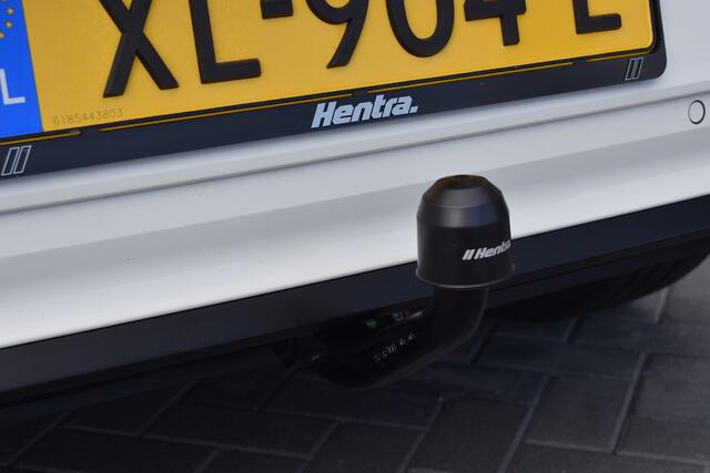 Volkswagen T-Roc 1.5 TSI 150pk DSG R-line Pano | Trekhaak