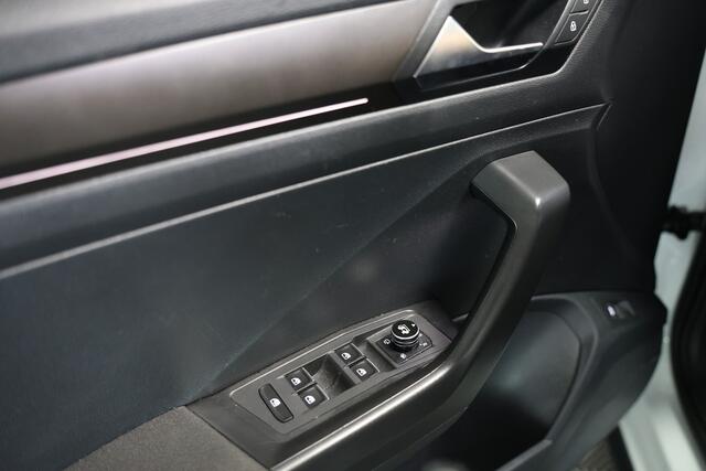 Volkswagen T-Roc 1.0 TSI R-Line CLIMA VIRTUAL PDC CARPLAY CAMERA PANO LANE+FRONT Ass. '19