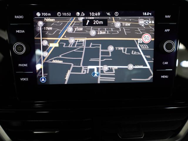 Volkswagen T-Roc 1.5 TSI R-Line 150 PK DSG | Navigatie | Trekhaak afneembaar | ErgoActive Stoel Pakket | Parkeercamera |