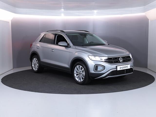 Volkswagen T-Roc 1.5 TSI Life Edition 150 pk Automaat (DSG) | Verlengde garantie | Navigatie via App | Parkeersensoren (Park assist) | Achteruitrijcamera | Adaptieve cruise control |