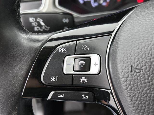 Volkswagen T-Roc 1.0 TSI Style / Navi / Adap-cruise / Trekhaak / Roofrail / Lmv 16" / Multimedia / Apk 02-2026