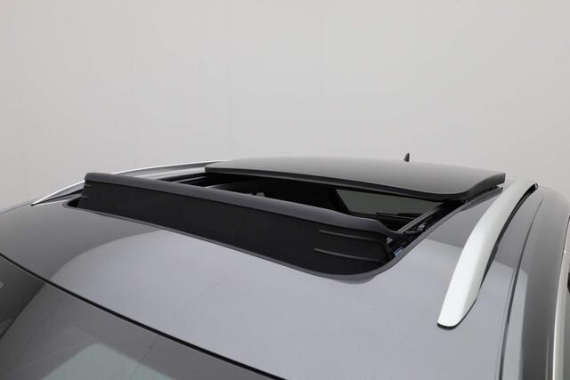 Volkswagen T-Roc 1.0 TSI 110 pk Style Business | Panoramadak | Achteruitrijcamera | Navigatie | Stoelverwarming | Adaptive Cruise