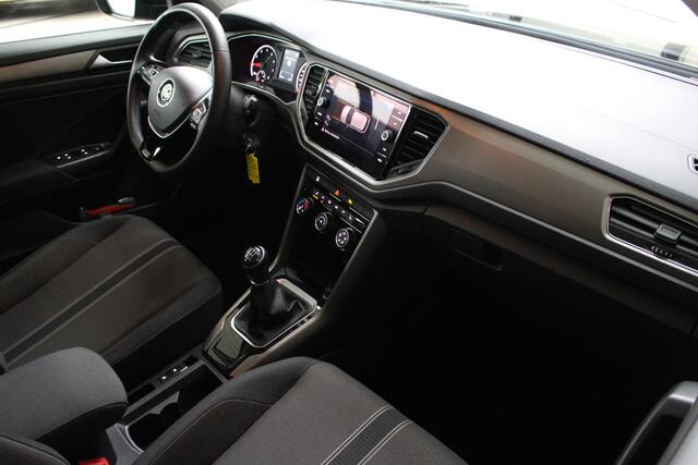 Volkswagen T-Roc 1.0 TSI Style Business Navigatie | Achteruitrijcamera | 17" Velgen | Stoelverwarming