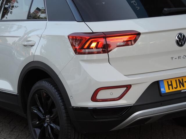 Volkswagen T-Roc 1.5 TSI Black Style DSG - Camera | ACC | Matrix LED | CarPlay | Park Assist | Elek. klep | Massage