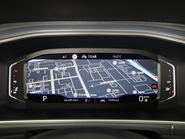 Volkswagen T-Roc 1.5 TSI Style 150 PK DSG | Trekhaak afneembaar | Navigatie | Stoel verwarming en massage | Alcantara |