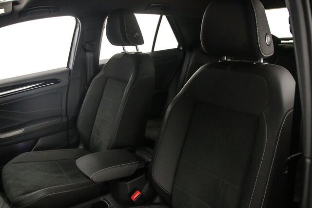 Volkswagen T-Roc R-Line Edition 1.5 TSI 150pk DSG Automaat Trekhaak, Adaptive cruise control, Navigatie, Achteruitrijcamera, Stoelverwarming, LED koplampen, App connect
