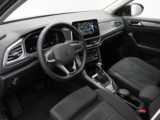 Volkswagen T-Roc 1.5 TSI 150 pk DSG Style | LED koplampen | Stoelverwarming | ErgoActive bestuurdersstoel | Afn. Trekhaak | Carplay | Adaptive Cruise | Park assist | 17 inch