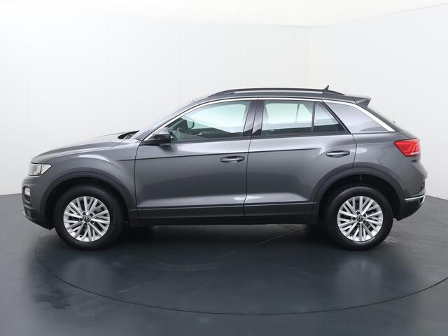 Volkswagen T-Roc 1.0 TSI Style | 110 PK | Climate control | Achteruitrijcamera | Adaptive cruise control |