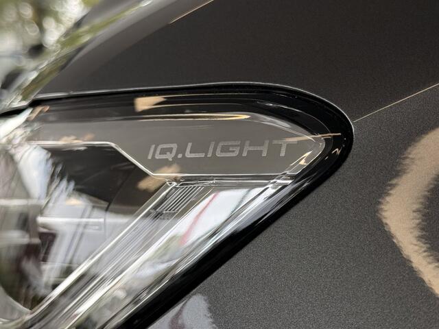 Volkswagen T-Roc 1.5 TSI R-Line Business Trekhaak / Panodak / IQ.Light / Stoelverwarming / Adapt. Cruise