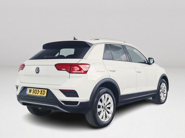 Volkswagen T-Roc 1.5 TSI Style Business | Stoelverwarming | Parkeercamera | Navigatie