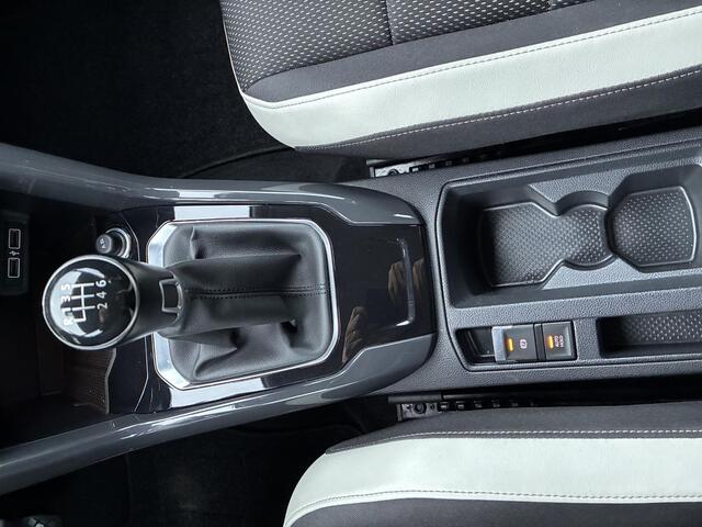 Volkswagen T-Roc 1.5 TSI Sport | Climate control | Navigatie | Parkpilot | Afneembare Trekhaak | Elektrisch Pakket | 18"LM-Velgen