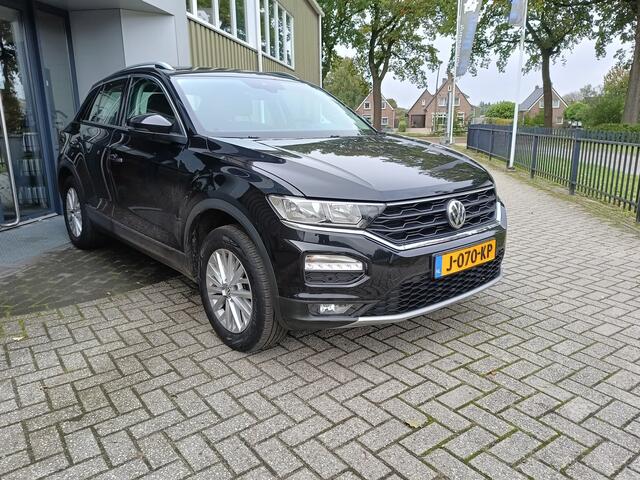 Volkswagen T-Roc 1.5 TSI Style Business | Airco | Trekhaak | Adaptieve cruise control |