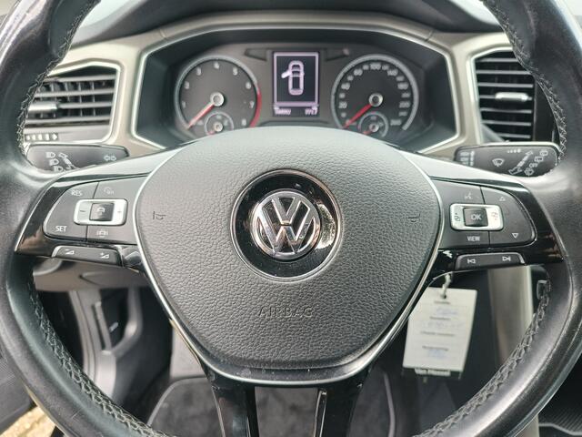 Volkswagen T-Roc 1.5 TSI Style Business | Airco | Trekhaak | Adaptieve cruise control |