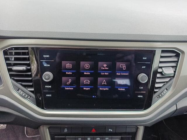 Volkswagen T-Roc 1.5 TSI Style Business | Airco | Trekhaak | Adaptieve cruise control |