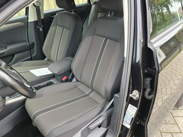 Volkswagen T-Roc 1.5 TSI Style Business | Airco | Trekhaak | Adaptieve cruise control |