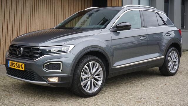 Volkswagen T-Roc 1.5 TSI 150pk DSG United Virtual Cockpit Trekhaak LED 18inch LM Adaptive Cruise *Zeer Nette T-Roc* 53698km!