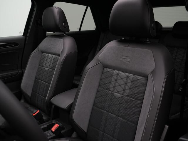 Volkswagen T-Roc 1.5 TSI 150 pk DSG R-Line Edition | Panoramadak | Stuur-/stoelverwarming | Achteruitrijcamera | Apple Carplay / Android Auto