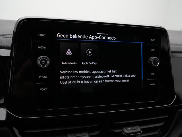 Volkswagen T-Roc 1.5 TSI 150 pk DSG R-Line Edition | Panoramadak | Stuur-/stoelverwarming | Achteruitrijcamera | Apple Carplay / Android Auto