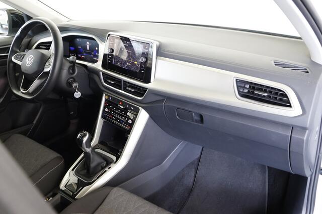 Volkswagen T-Roc 1.0 TSI Move / LED / Navi / CarPlay / DAB+ / 4S Banden