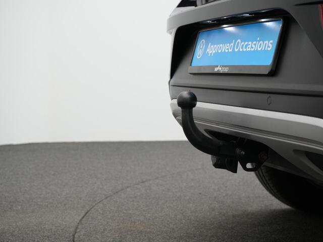 Volkswagen T-Roc 1.5 TSI 150 pk DSG Life | Trekhaak | Stoelverwarming | Carplay | Parkeersensoren voor/achter | Adaptive Cruise