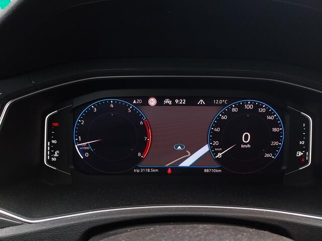 Volkswagen T-Roc 1.5 TSI Sport Business R Line VIRTUAL COCKPIT ADAPT CRUISE CAMERA PARK ASSIST HALF LEER LED NAVI ECC TREKHAAK