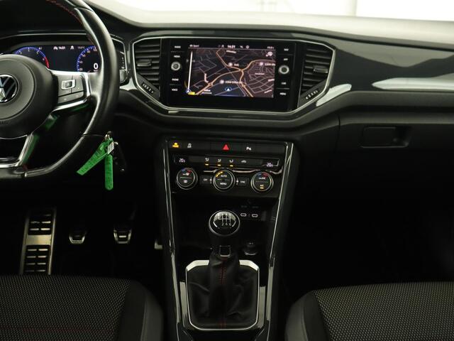 Volkswagen T-Roc 1.5 TSI Sport | Panoramadak | Carplay | Adaptive cruise | Camera | Afneembare Trekhaak | Navigatie | Active Info Display
