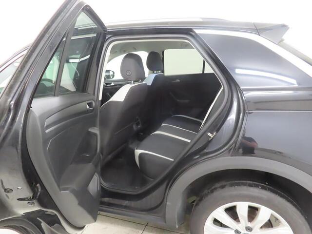 Volkswagen T-Roc 1.5 TSI 150pk Style Half Leer Navi Digi Dash Parkeersensoren Privacy Glass Dealeronderhouden