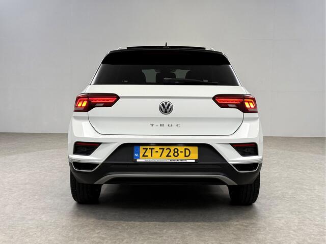 Volkswagen T-Roc 1.5 TSI Sport 150PK | Pano | Virtual | Camera | Carplay | Sfeerverl. | Adaptive Cruise | Stoelverw.
