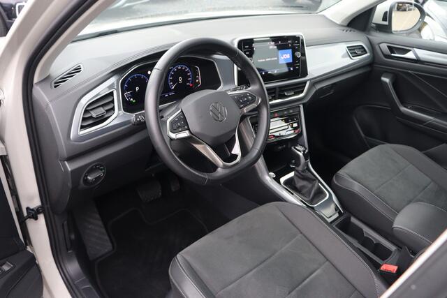 Volkswagen T-Roc 1.5 TSI Style | Camera | ACC | DAB | Fabrieksgarantie |
